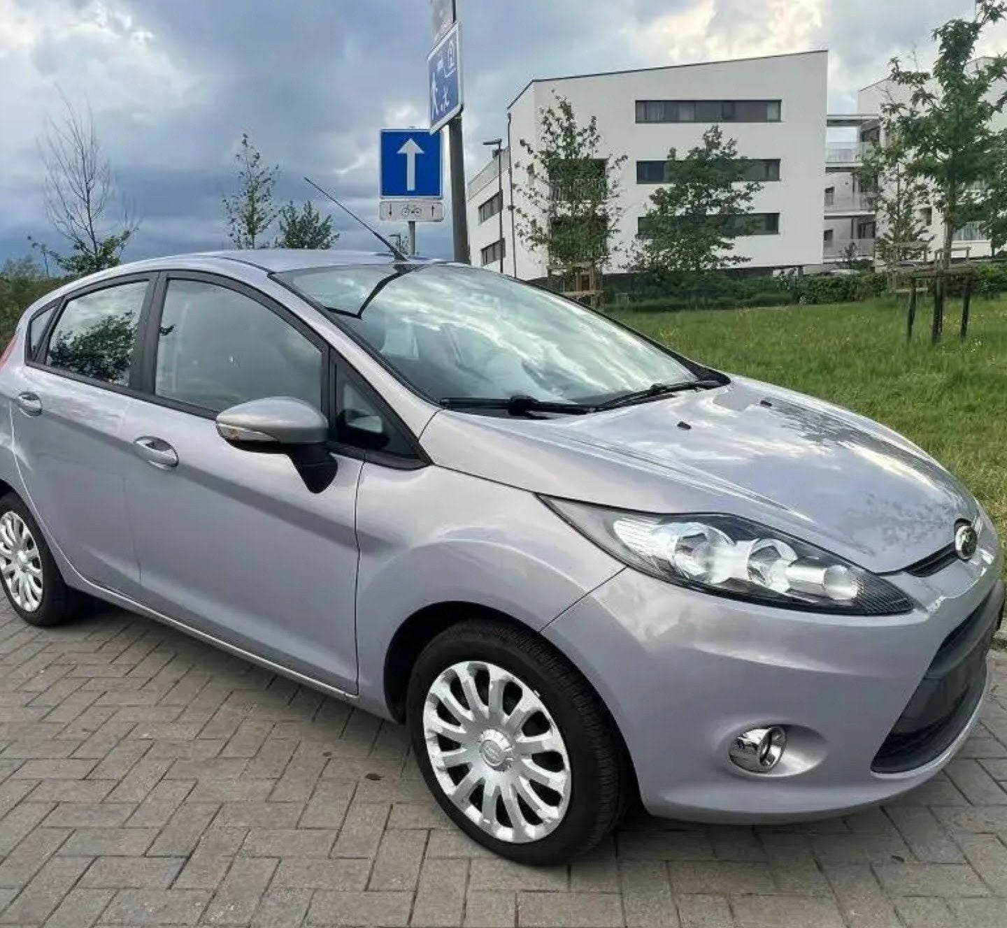 Je mets en vente ma Ford Fiesta 1.3 essence avec demande d'i, Entreprise, Essence, Achat