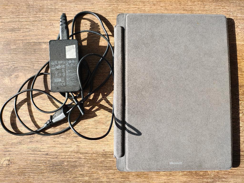 Surface Pro 9 met keyboard, Computers en Software, Windows Laptops, Zo goed als nieuw, 13 inch, SSD, 4 Ghz of meer, 16 GB, Azerty