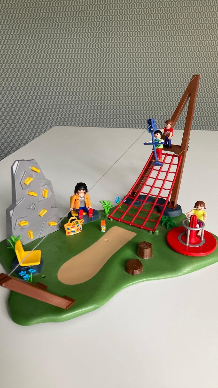 Playmobil speeltuin, Complete set, Ophalen of Verzenden, Zo goed als nieuw, Figuren