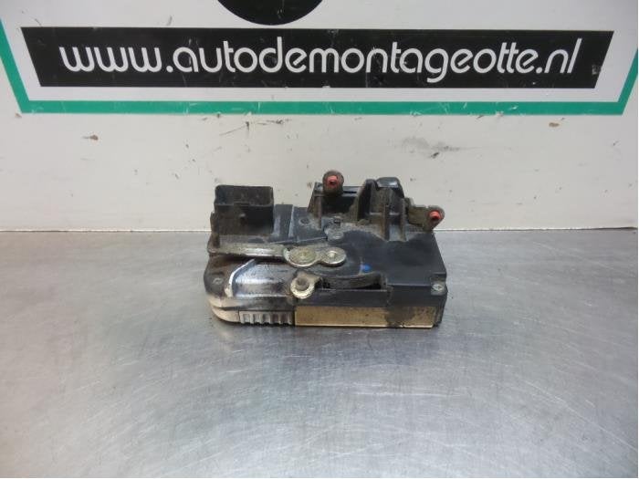 Serrure portière mécanique 2portes droite d'un Peugeot Exp, -, 3 mois de garantie, Utilisé, -