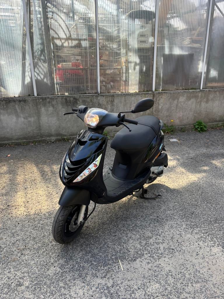 Piaggio zip 4 takt a klasse, Fietsen en Brommers, Ophalen, Zip, Nieuw, Klasse A (25 km/u)