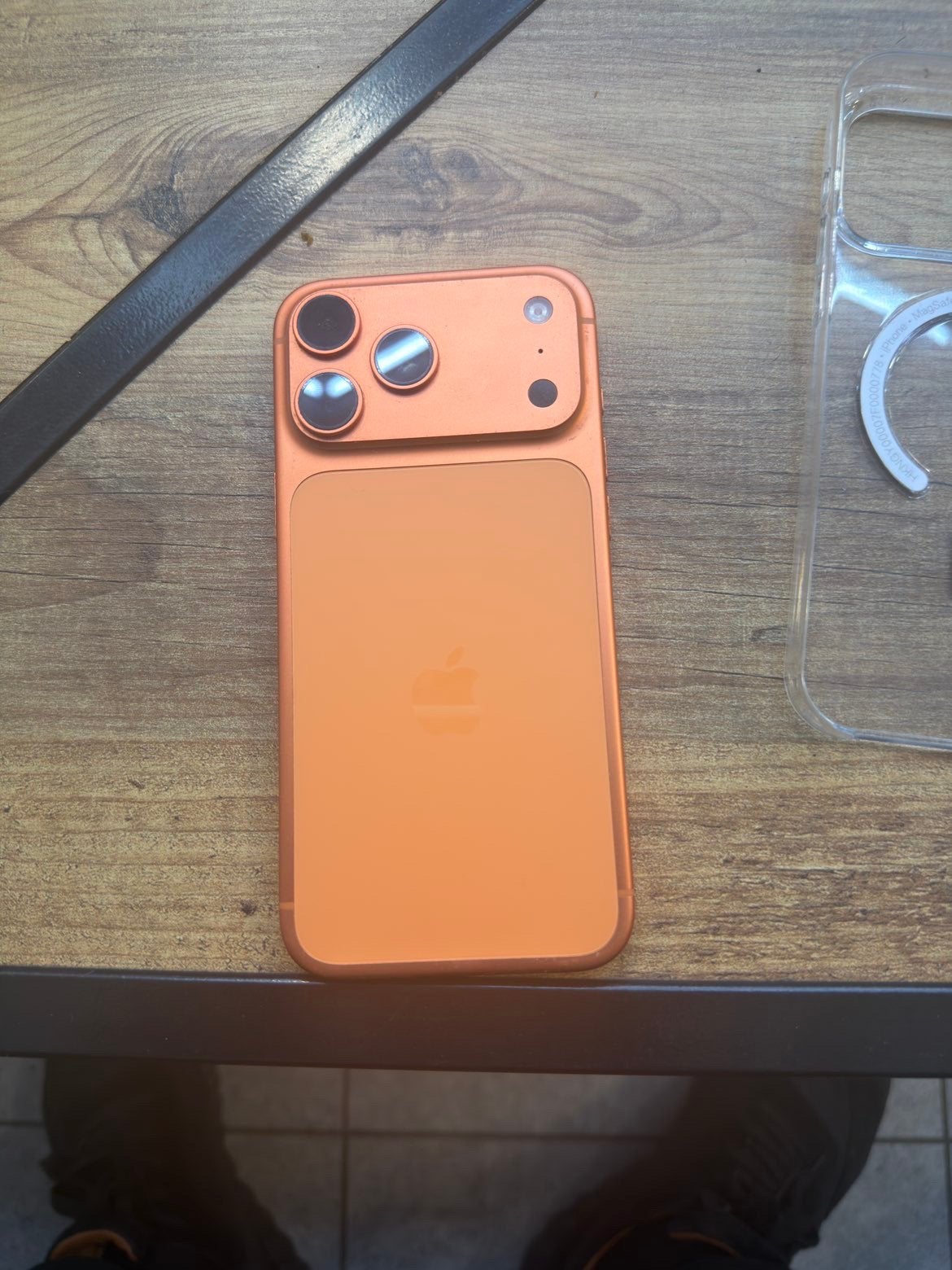 Iphone 17 pro max, IPhone 17, Comme neuf, Enlèvement, Orange