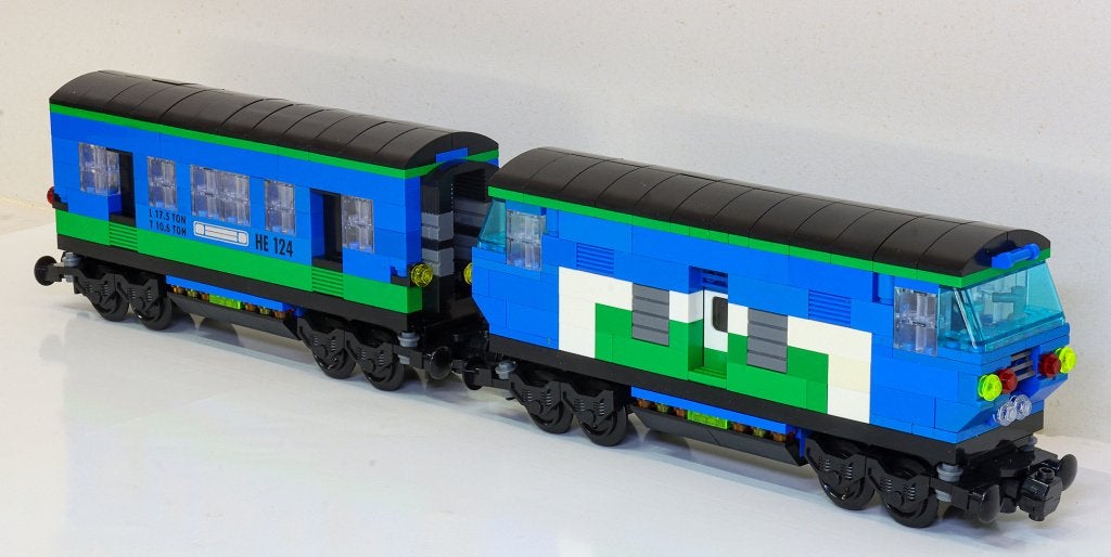 LEGO blauwe dieseltrein met passagierswagon, lengte 46 cm, Ophalen of Verzenden, Gebruikt, Compleet, Lego