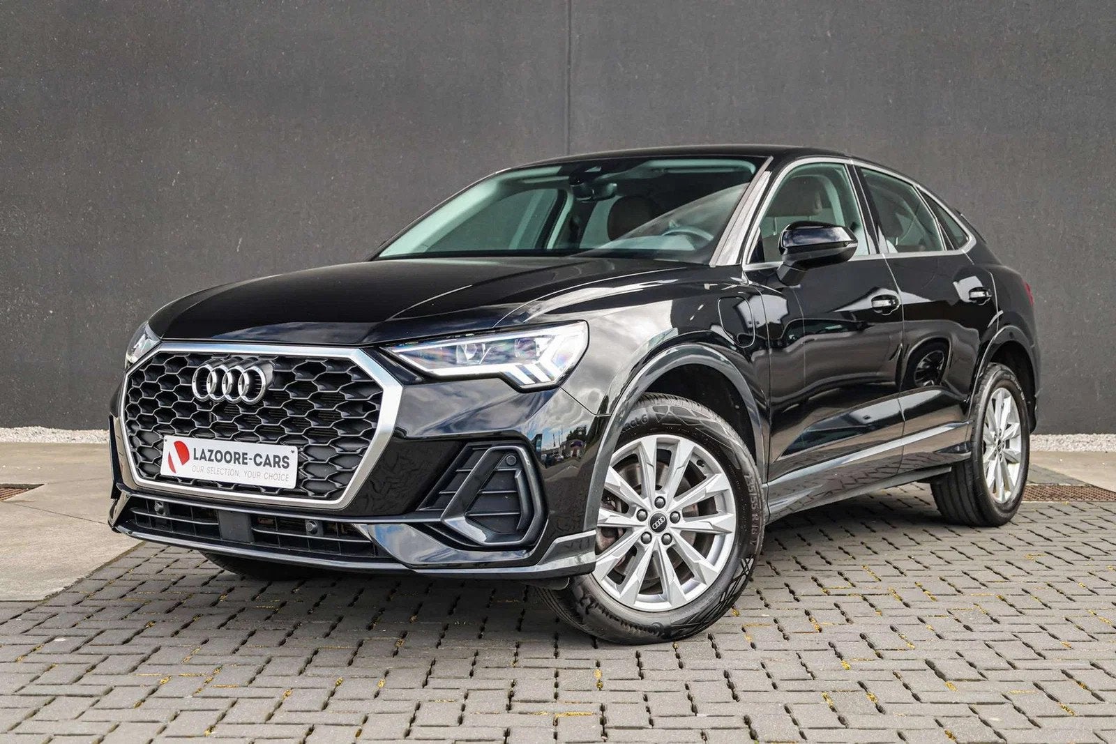 Audi Q3 Sportback PHEV 45 TFSIe Attraction S tronic (180 kW), Entreprise, 5 portes, 4 cylindres, 1815 kg