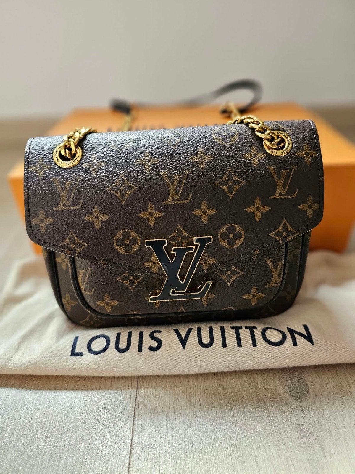Stijlvolle Louis Vuitton handtas te koop, Bijoux, Sacs & Beauté, Enlèvement, Neuf, Brun, Sac à main