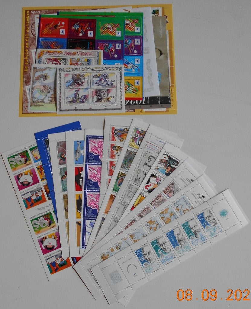 Lot de 12 carnets et 11 blocs , valeurs en francs français, Enlèvement ou Envoi, Non oblitéré