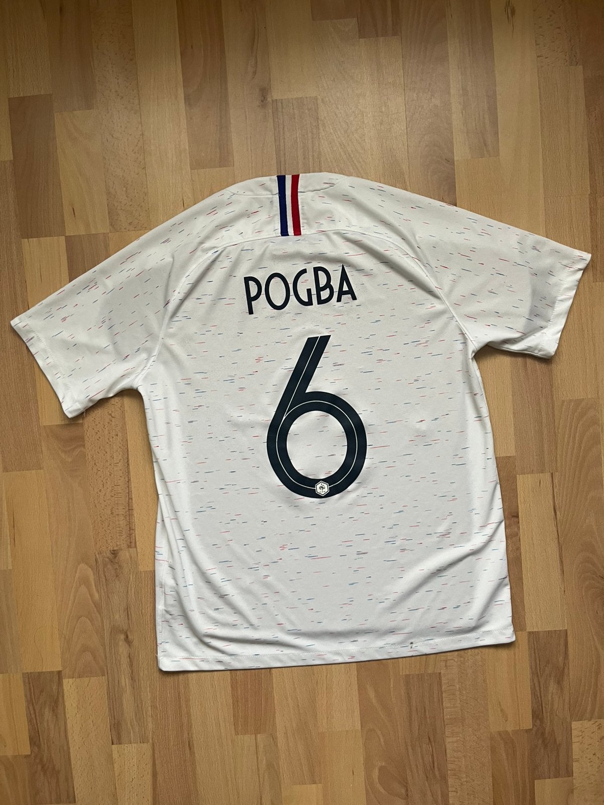 Origineel Frankrijk shirt away 2018 - Pogba 6, Sport en Fitness, Voetbal, Maat M, Ophalen of Verzenden, Zo goed als nieuw