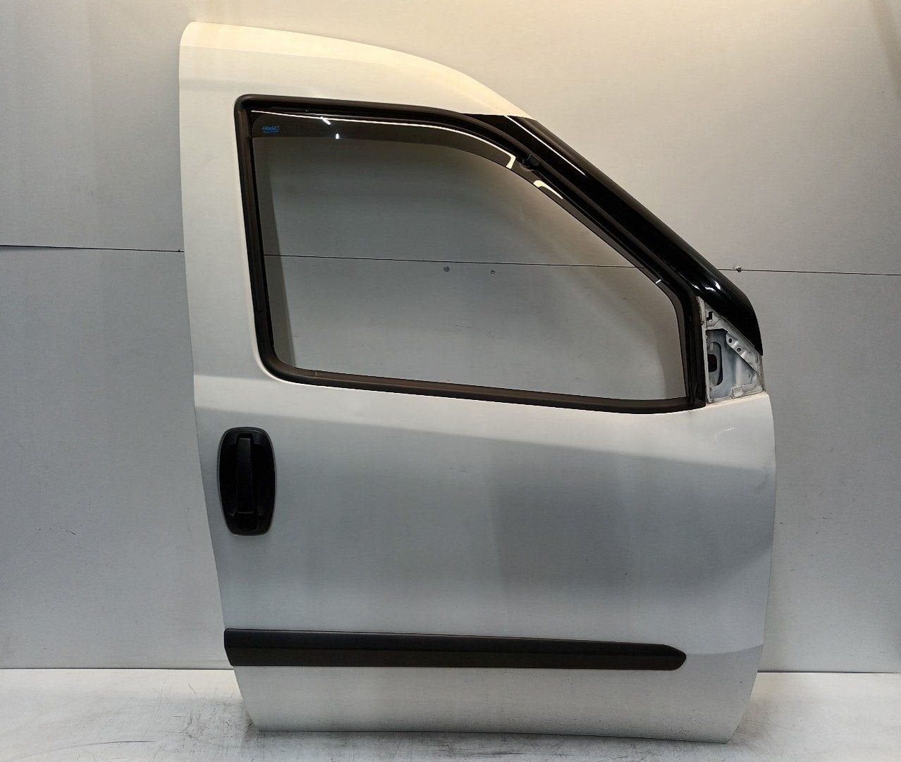Portier rechts voor Opel Combo, Onderdelen@venauto.nl, Van der Ven Autorecycling B.V., Gebruikt, Ettenseweg 76, 4706 PB Roosendaal, The Netherlands