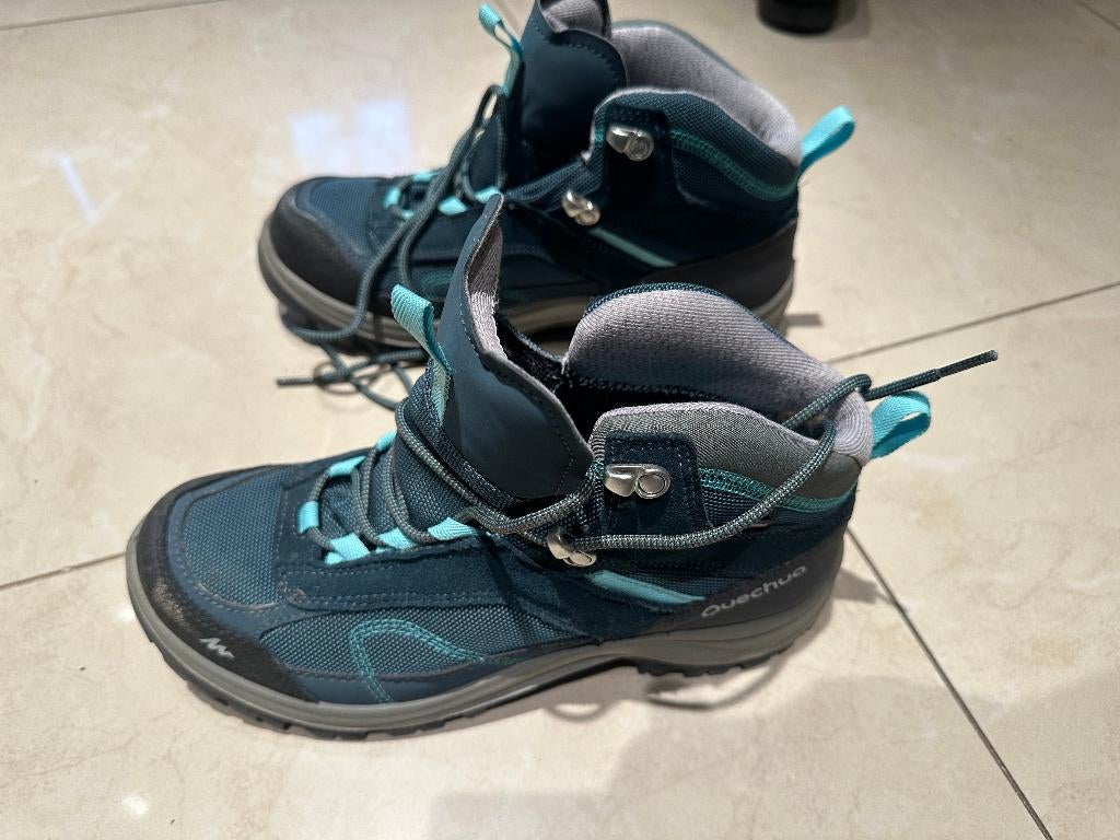 Chaussures de randonnée montantes Quechua, Enlèvement, Comme neuf, Chaussures