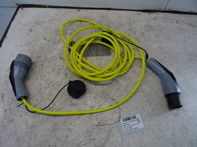 PRISE VALISE ELECTRONIQUE (12E971675AB), Volkswagen AG, Utilisé, Kundenbetreuung@volkswagen.de, Berliner Ring 2
38440  Wolfsburg, DE