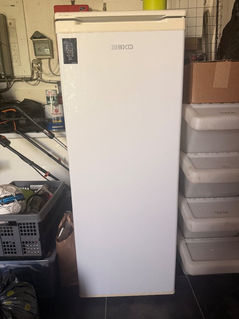 Frigo Beko, Elektronische apparatuur, Koelkasten en IJskasten, Ophalen, 100 tot 150 liter, 140 tot 160 cm, 45 tot 60 cm