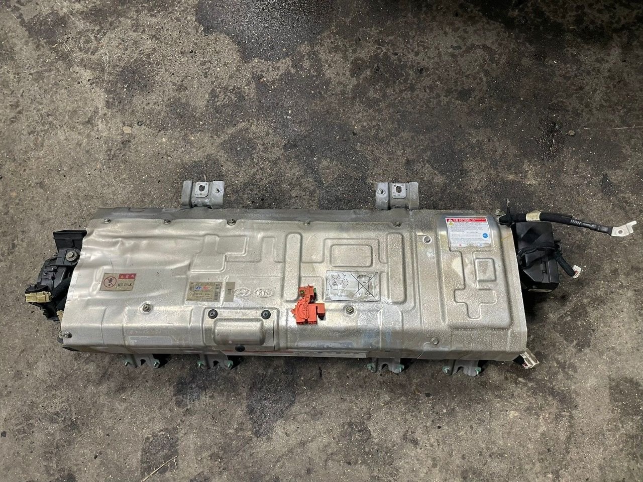 Hybride hoogspannings accu Hyundai Kona, Onderdelen@venauto.nl, Van der Ven Autorecycling B.V., Ettenseweg 76, 4706 PB Roosendaal, The Netherlands