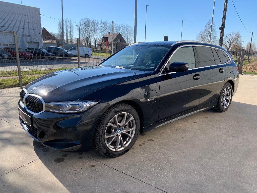 BMW 3 REEKS HYBRID LEDER/LIVECOCKPIT/TREKH/NAVI/AUTOMA, Autos, Cuir, Achat, Euro 6, Entreprise