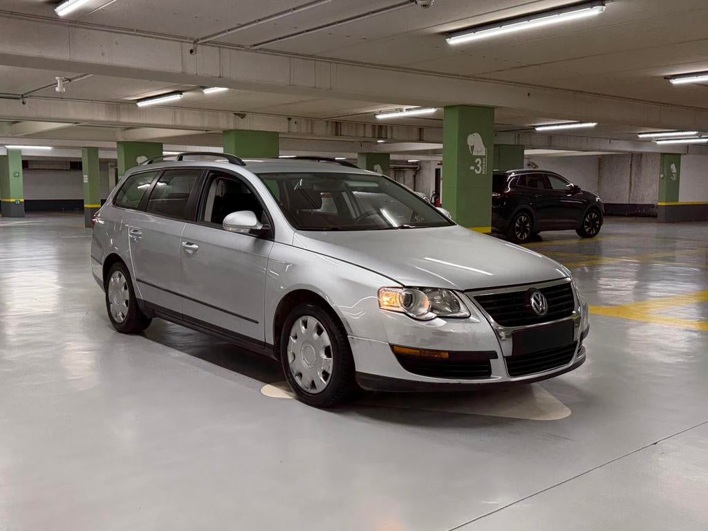 Volkswagen Passat, 1ère ville. 165 000 km, histoire complète, Argent ou Gris, Achat, Boîte manuelle, Entretenue par le concessionnaire