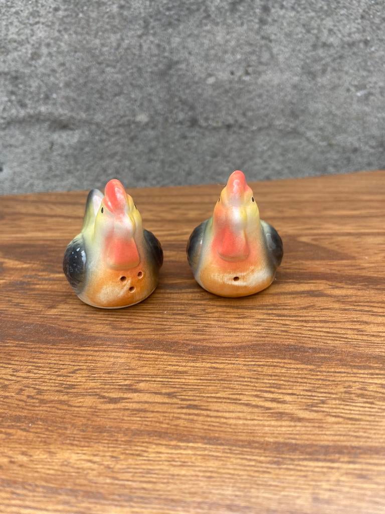 Saliere et poivriere en porcelaine-poules, Enlèvement ou Envoi, Comme neuf