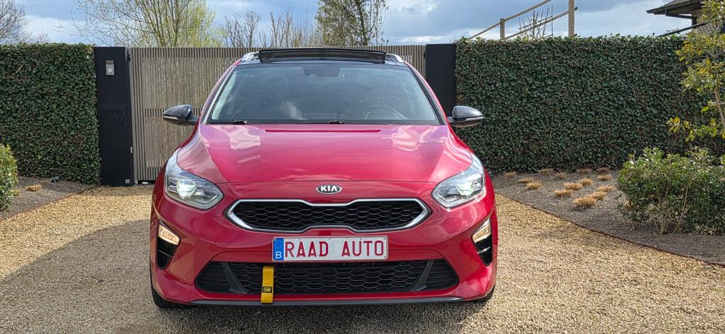 Kia ceed 1.6 crdi _ 85kw / toit pano ouvrant _ GPS / CAMERA, Autos, Kia, Rouge, Achat, Euro 6, Entreprise