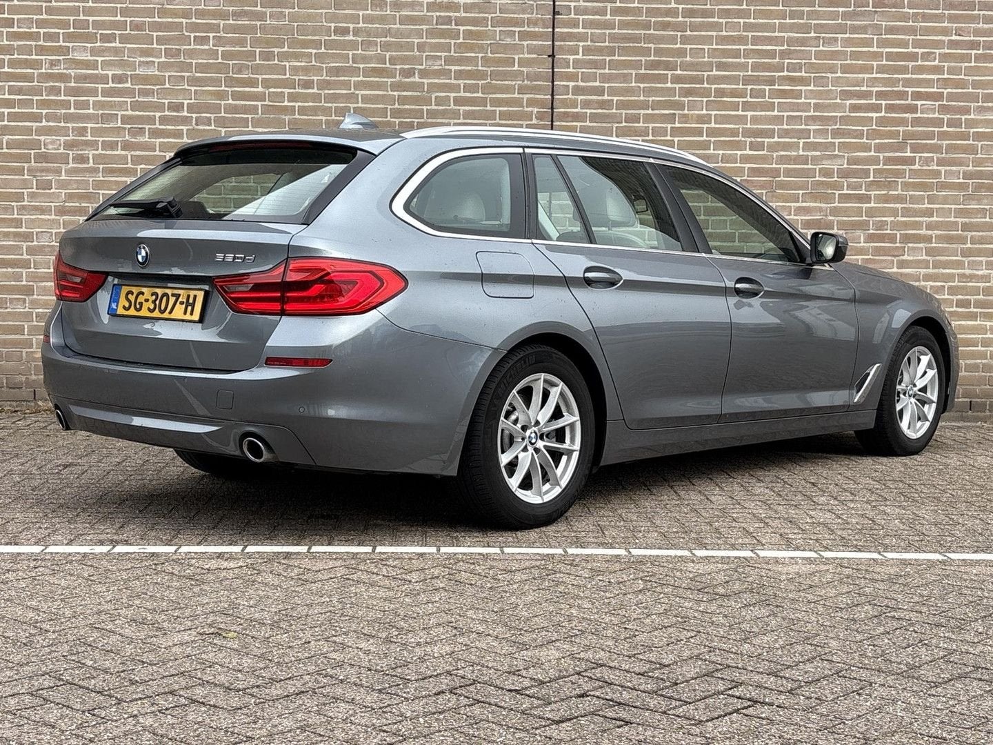 BMW 520 5-serie Touring 520d High Executive Automaat | Memor, Auto's, BMW, Automaat, Navigatiesysteem, Zilver of Grijs, Te koop