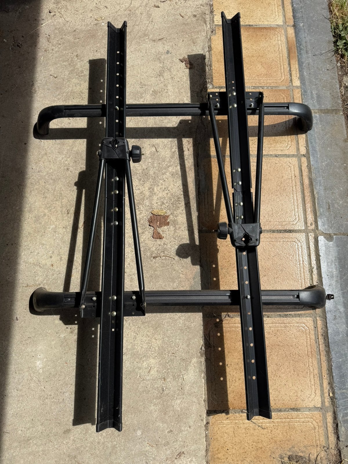 Barres de toit avec deux porte-vélos, Enlèvement