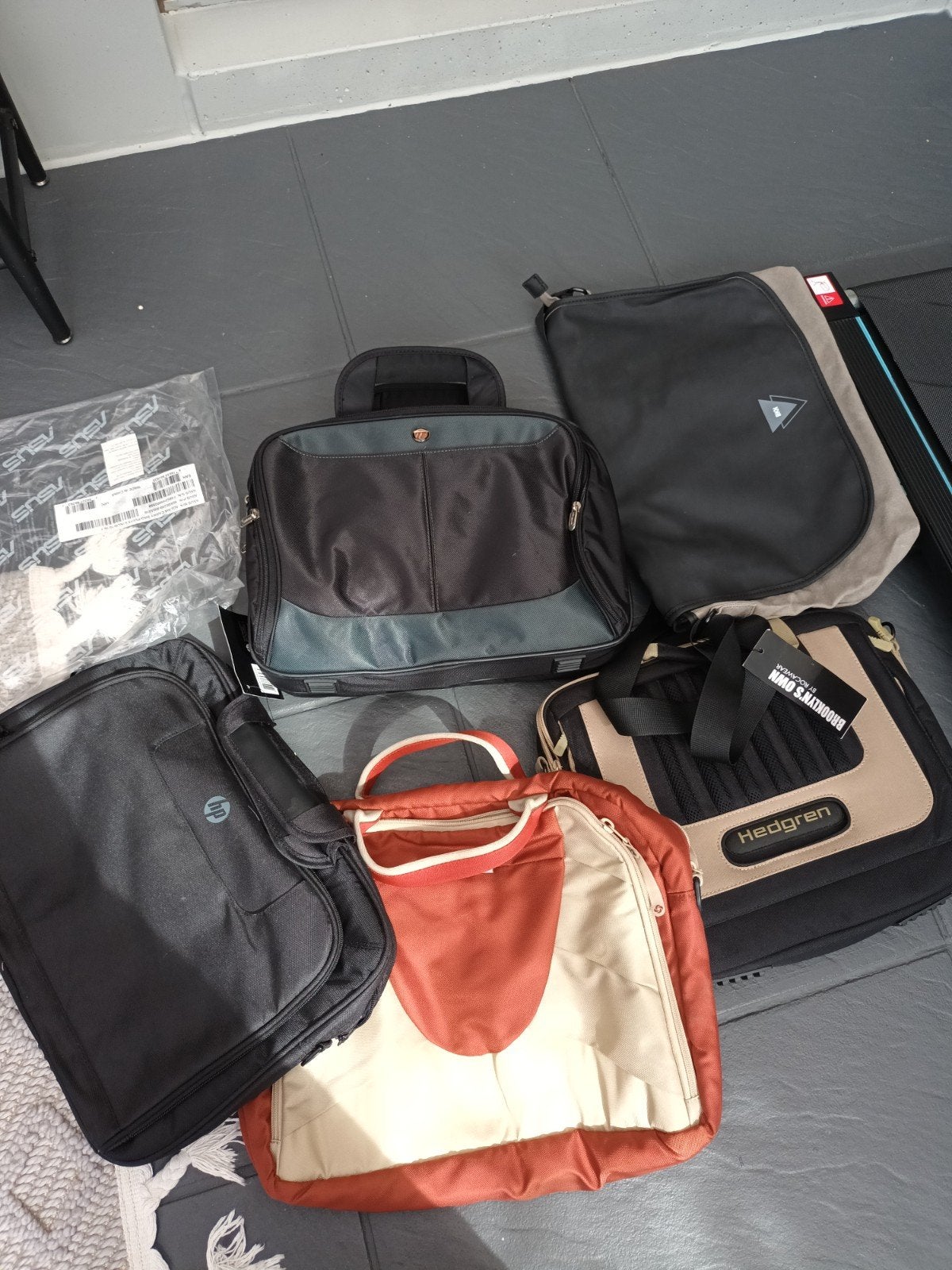 verschillende nieuwe laptoptassen, Informatique & Logiciels, Sacoches d'ordinateur portable, Enlèvement