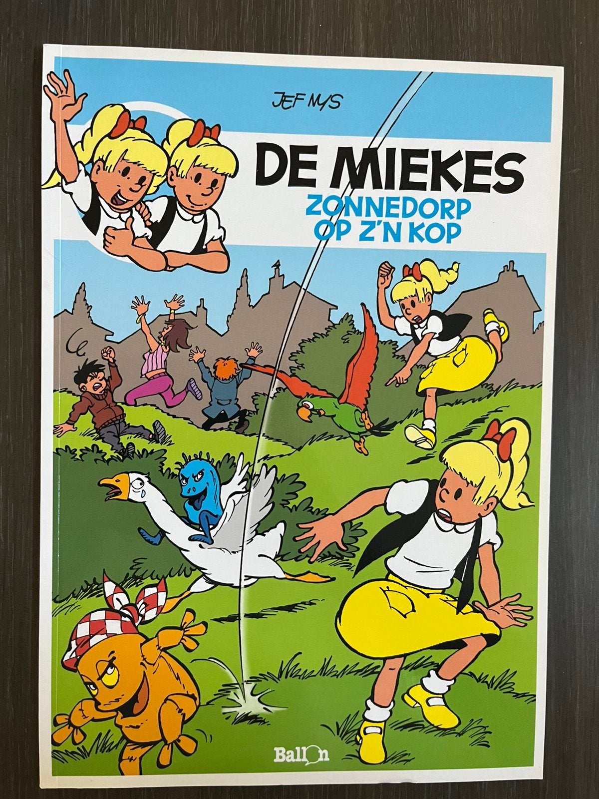 de Miekes zonnedorp op zijn kop, Ophalen, Zo goed als nieuw