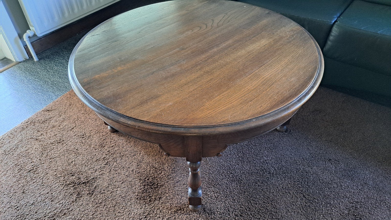 Salontafel rond donkereiken, Antiek en Kunst, Ophalen