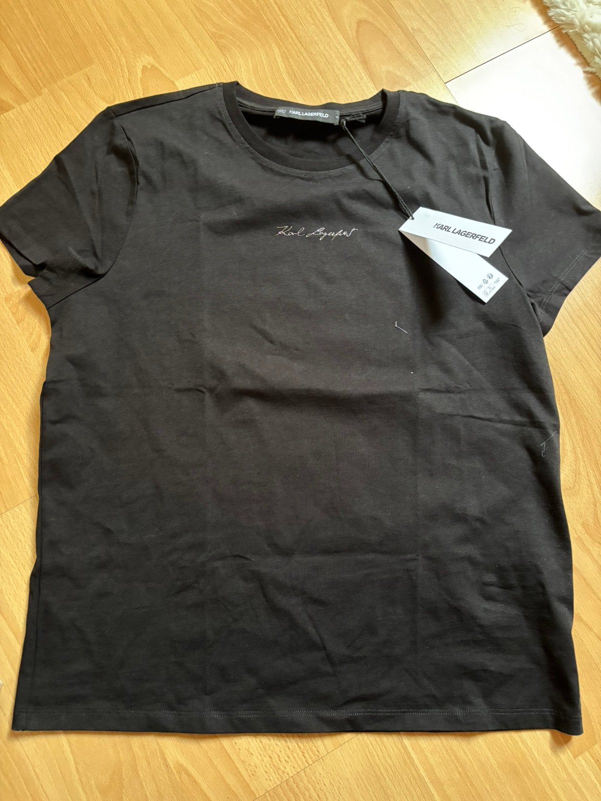 Karl largefeld t shirt femme XL, Vêtements | Femmes, T-shirts, Neuf, Manches courtes, Taille 46/48 (XL) ou plus grande, Enlèvement ou Envoi