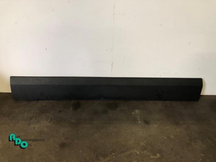 Bande décorative d'un Volkswagen Crafter (Crafter 06-), Volkswagen, -, 3 mois de garantie, Utilisé