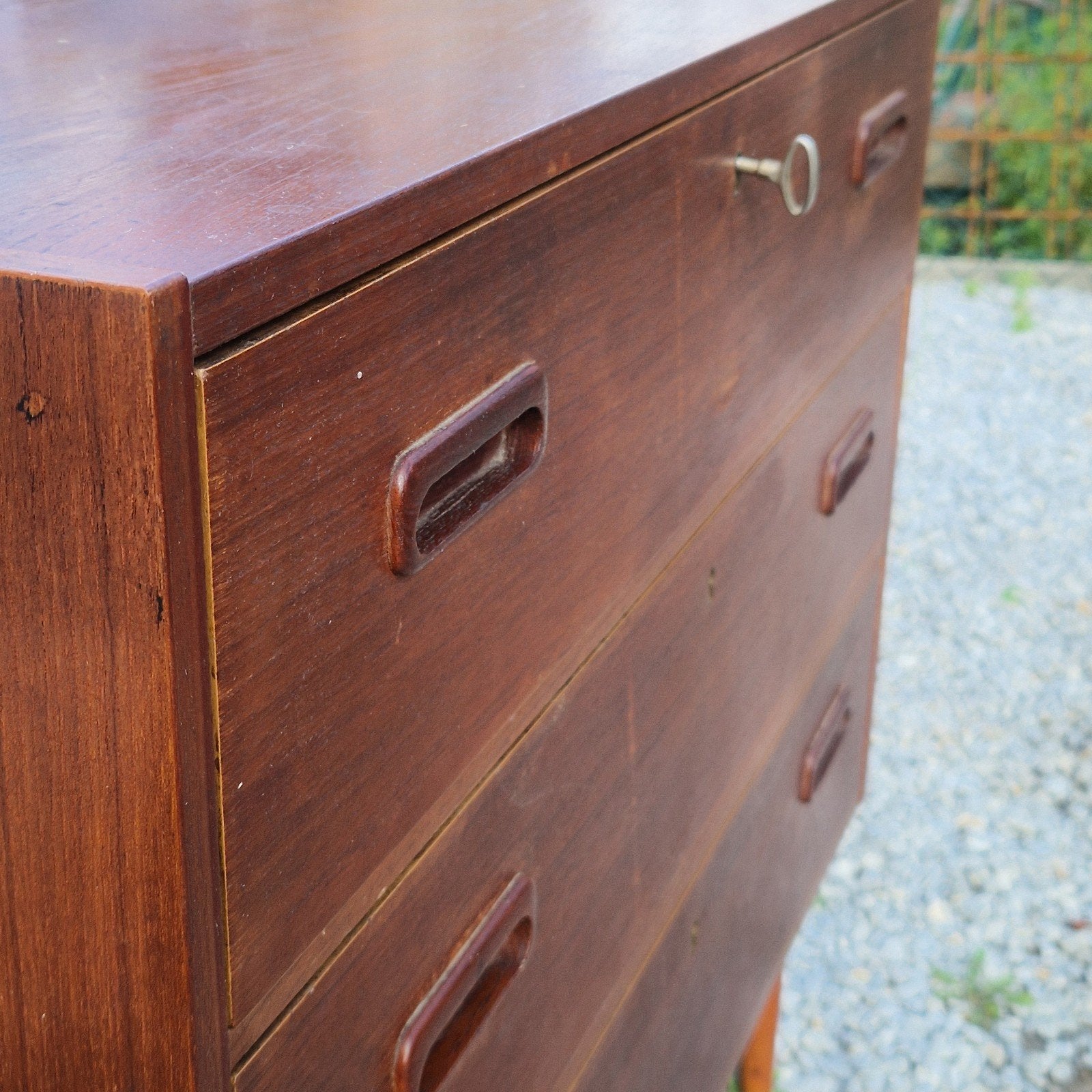 model Deens ladekast in teak 3 lades met sloten en sleutel, Huis en Inrichting, Minder dan 100 cm, 25 tot 50 cm, 50 tot 100 cm