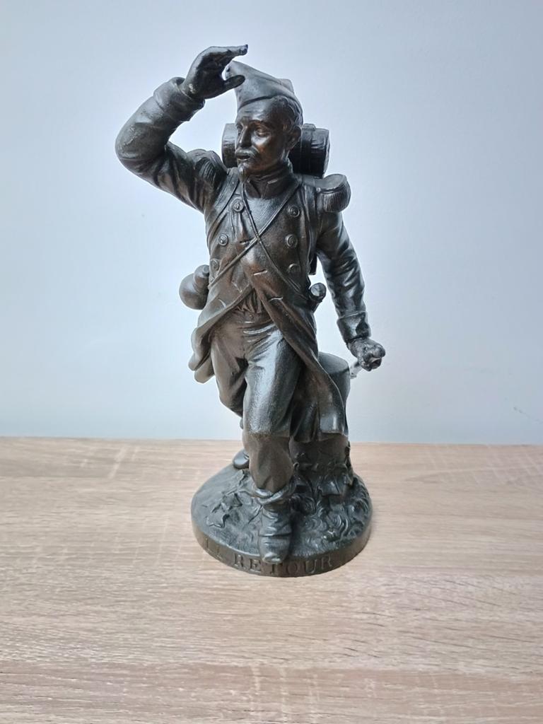 Sculpture soldat en régule intitulée le retour, Antiquités & Art, Enlèvement ou Envoi, Art deco, Métal, Statue