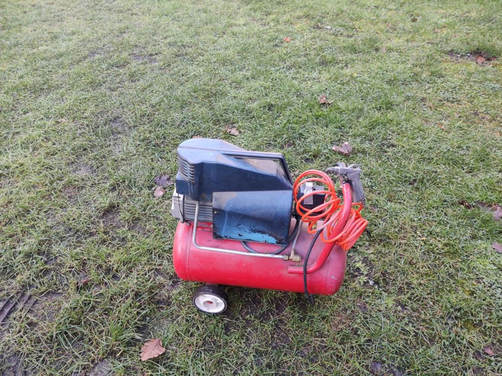 Compresseur, Moins de 25 litres, 400 à 800 litres/min, Enlèvement, Mobile
