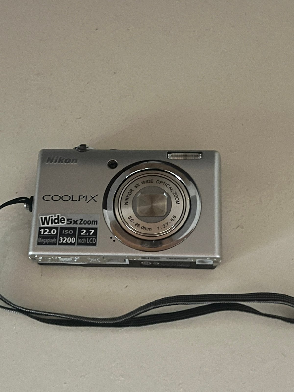 Nikon Coolpix S570 (Zilver), Audio, Tv en Foto, Gebruikt, Accu, 12 megapixels, Ophalen of Verzenden