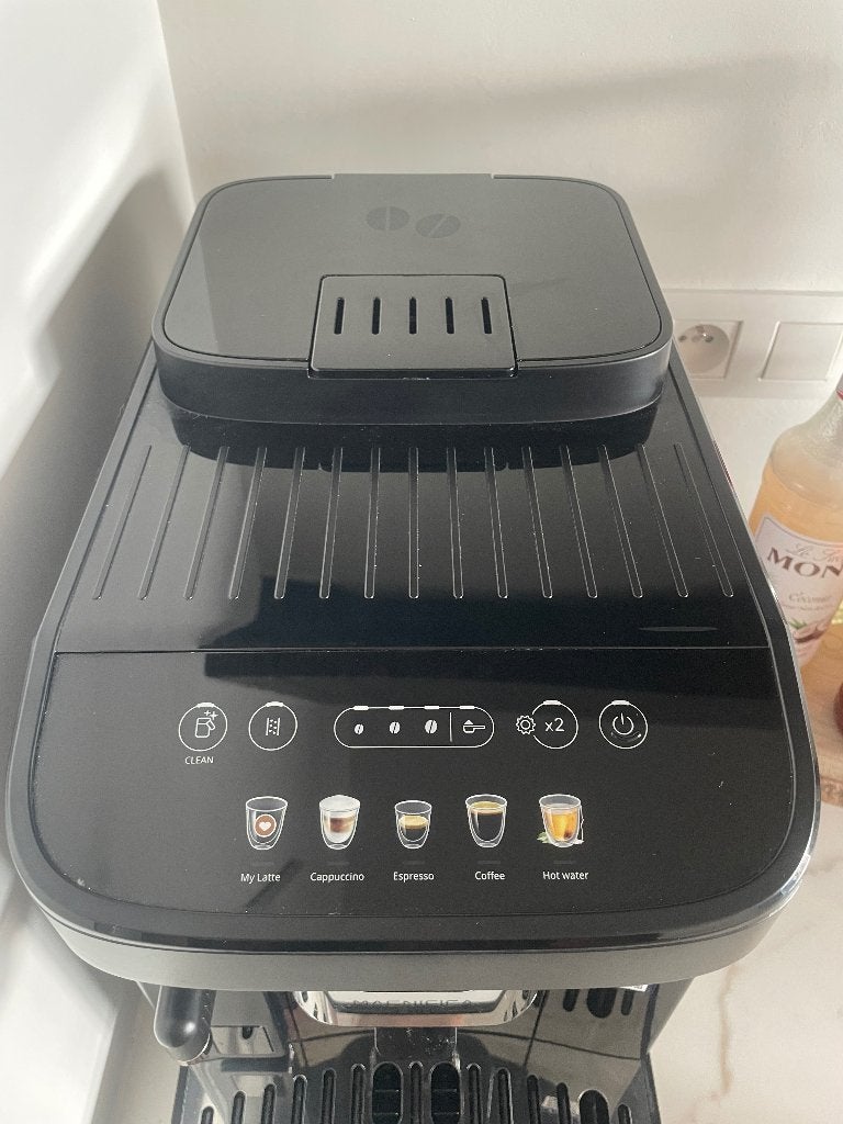 Machine De'Longhi Magnifica Evo avec mousseur à lait, Réservoir d'eau amovible, Enlèvement ou Envoi, Cafetière, Café moulu