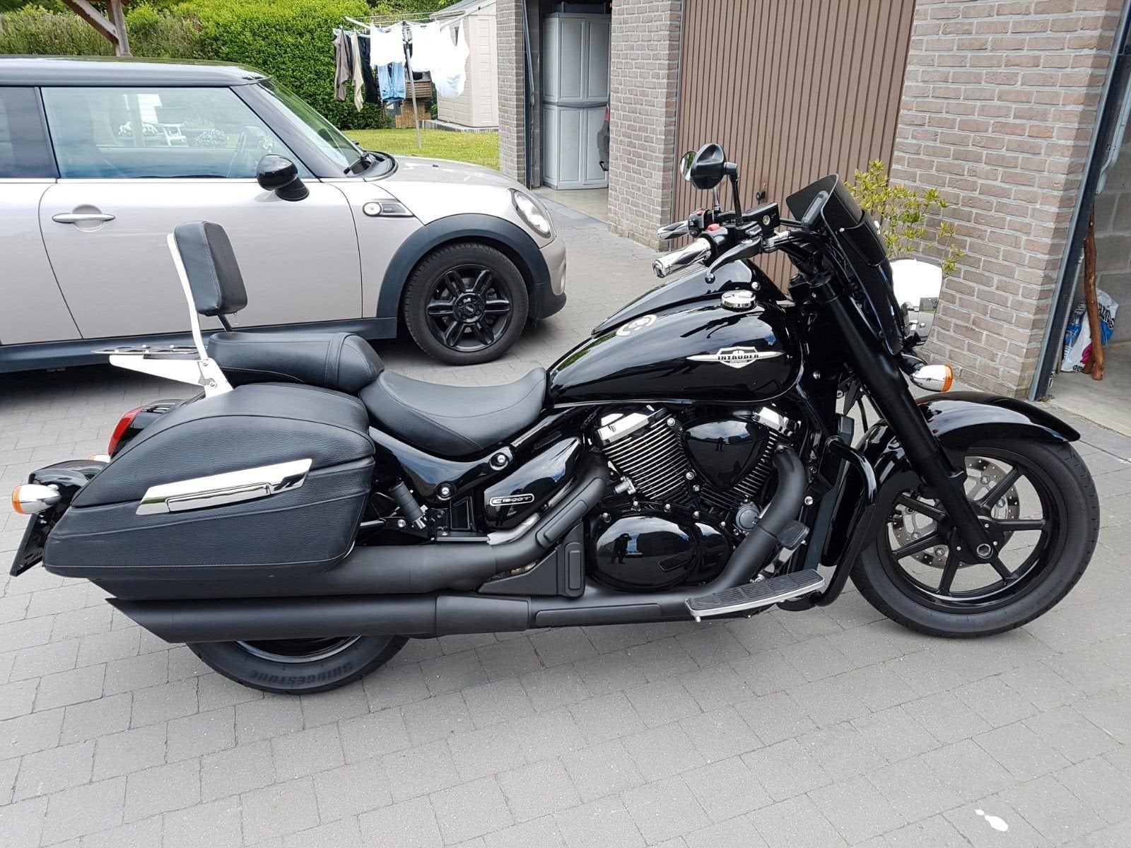 intruder 1500bt black 8750€, 2 cilinders, Occasion, Chopper, 1500 cc