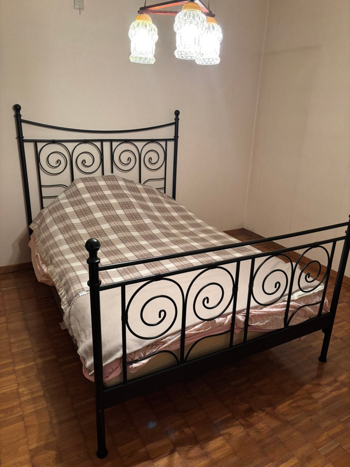 Metalen bed ikea, Enlèvement