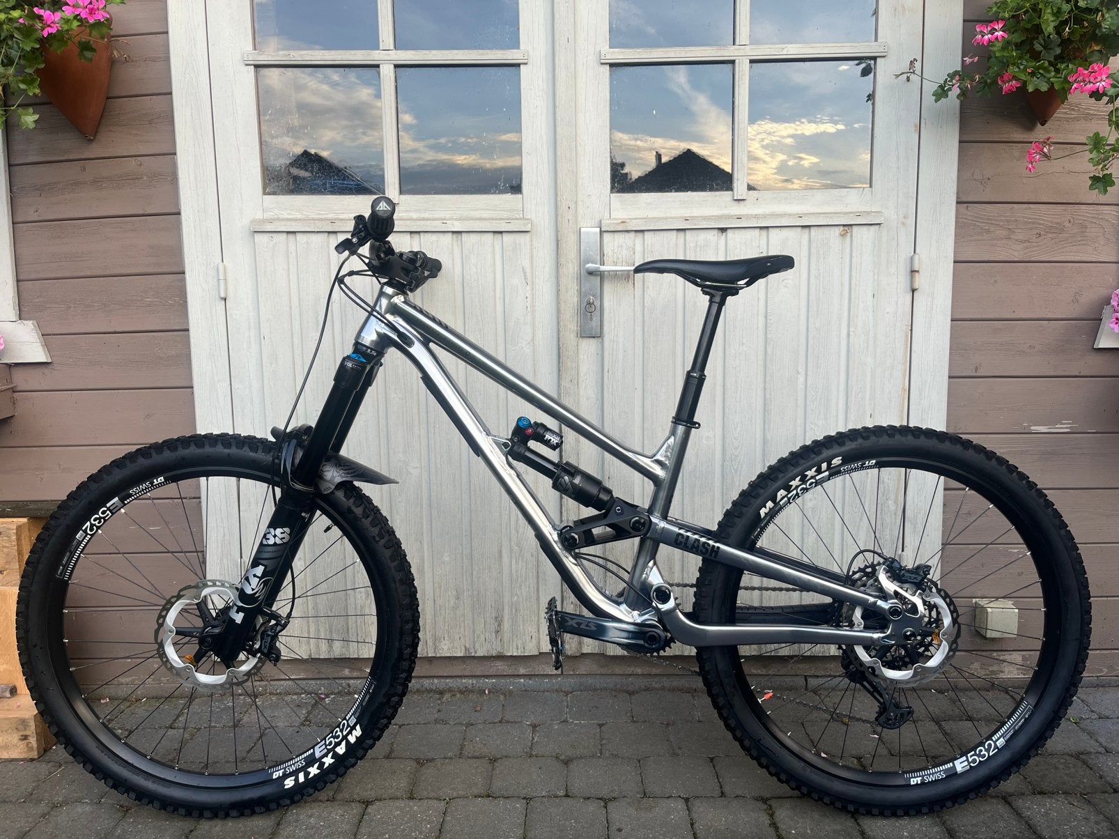 Commencal Clash Essential 2021 — Fox 38/Float X2, Vélos & Vélomoteurs, Vélos | VTT & Mountainbikes, Autres marques, Enlèvement