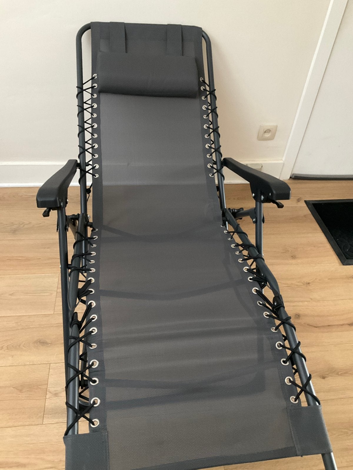 Une chaise jardin, Enlèvement ou Envoi, Comme neuf