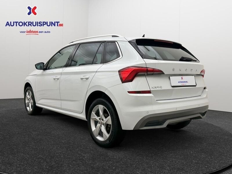 Skoda Kamiq 1.0 TSI Ambition Carplay Zetelverwarming PDC GPS, Auto's, Stof, Gebruikt, 95 pk, Wit