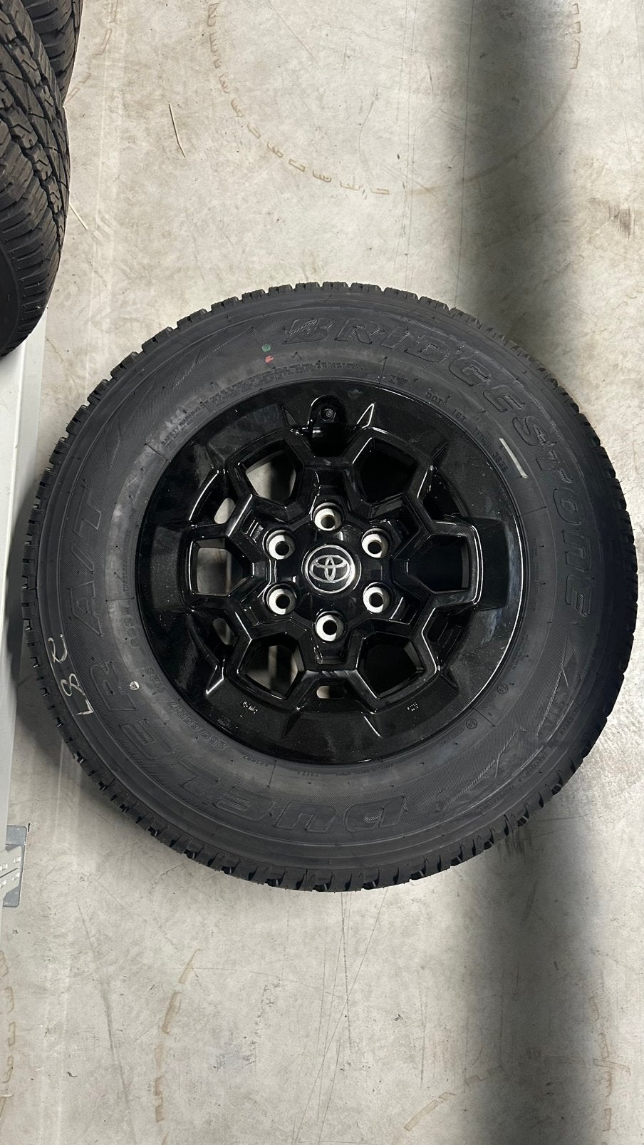 Nieuwe originele gr sport wielen Toyota Hilux 17i ch, Autos : Pièces & Accessoires, Neuf, Pneus et Jantes, 265 mm, Pneus été