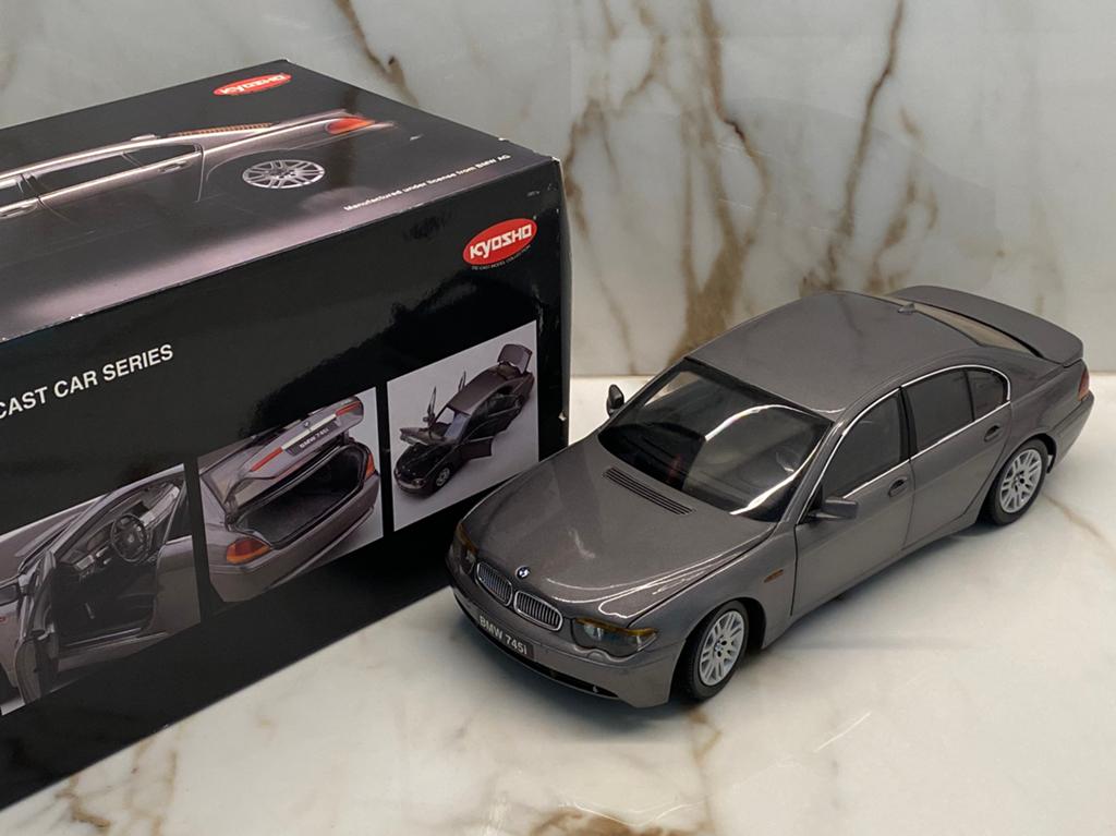 Kyosho BMW 745i - 1:18, Hobby en Vrije tijd, Modelauto's | 1:18, Ophalen of Verzenden, Zo goed als nieuw, Auto, Kyosho