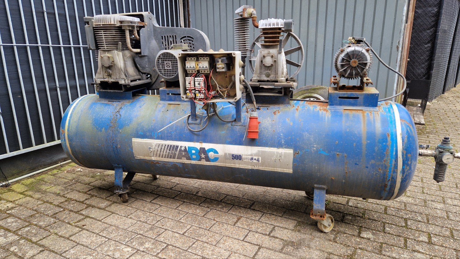 ABAC zware industriële compressor 11bar 500 liter - defect, Doe-het-zelf en Bouw, Compressors, Ophalen
