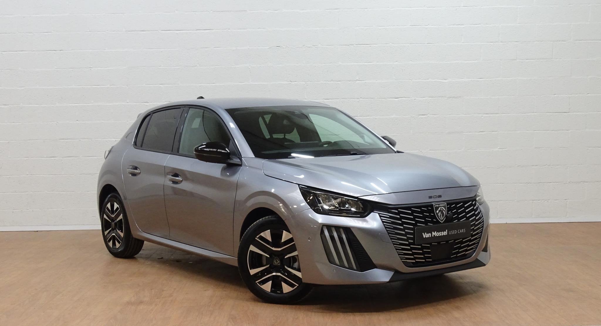 Peugeot 208 1.2 HYBRID 100 e-DSC6 Allure, Auto's, Gebruikt, Zwart, https://public.car-pass.be/vhr/bfae2d83-557b-46cd-8b7b-2bb970d511be