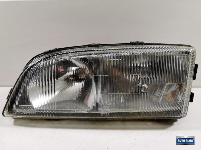Phare gauche d'un Volvo V70, Autos : Pièces & Accessoires, Éclairage, Volvo, Utilisé, 3 mois de garantie, Enlèvement ou Envoi