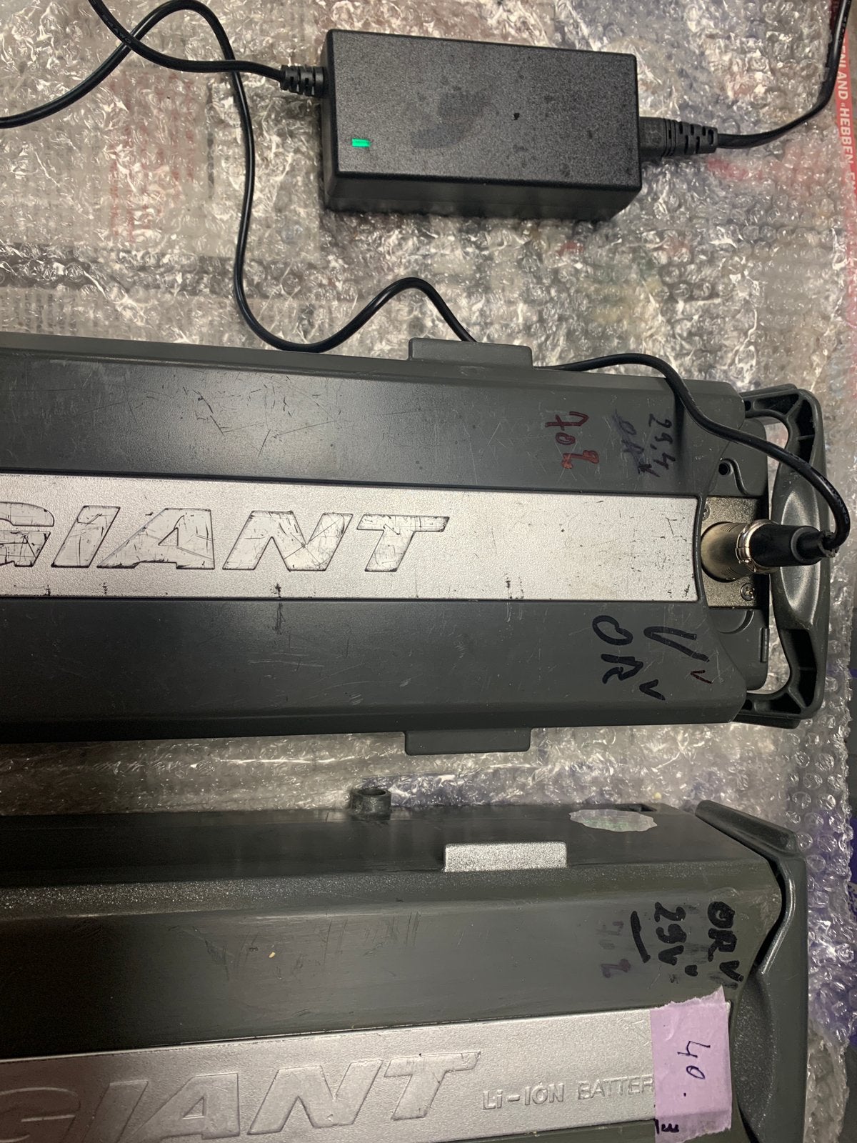 giant twist accu’s &oplader 4 pinnen, Fietsen en Brommers, Ophalen of Verzenden, Zo goed als nieuw, Giant