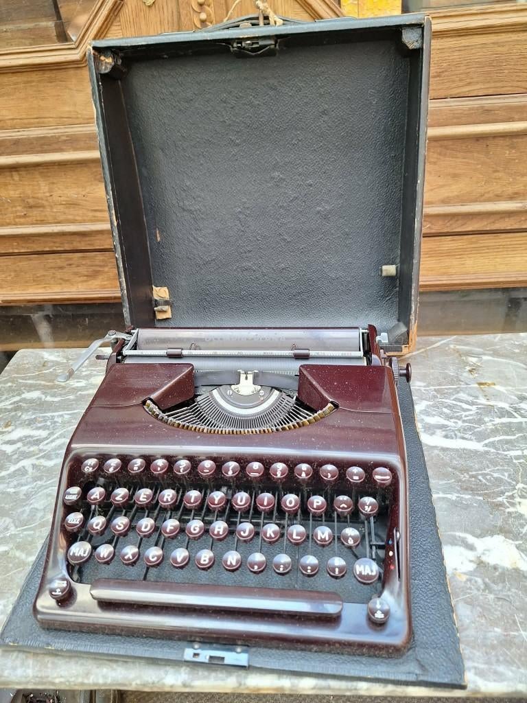 Olympia Plana typemachine 1942 met originele koffer, Enlèvement ou Envoi