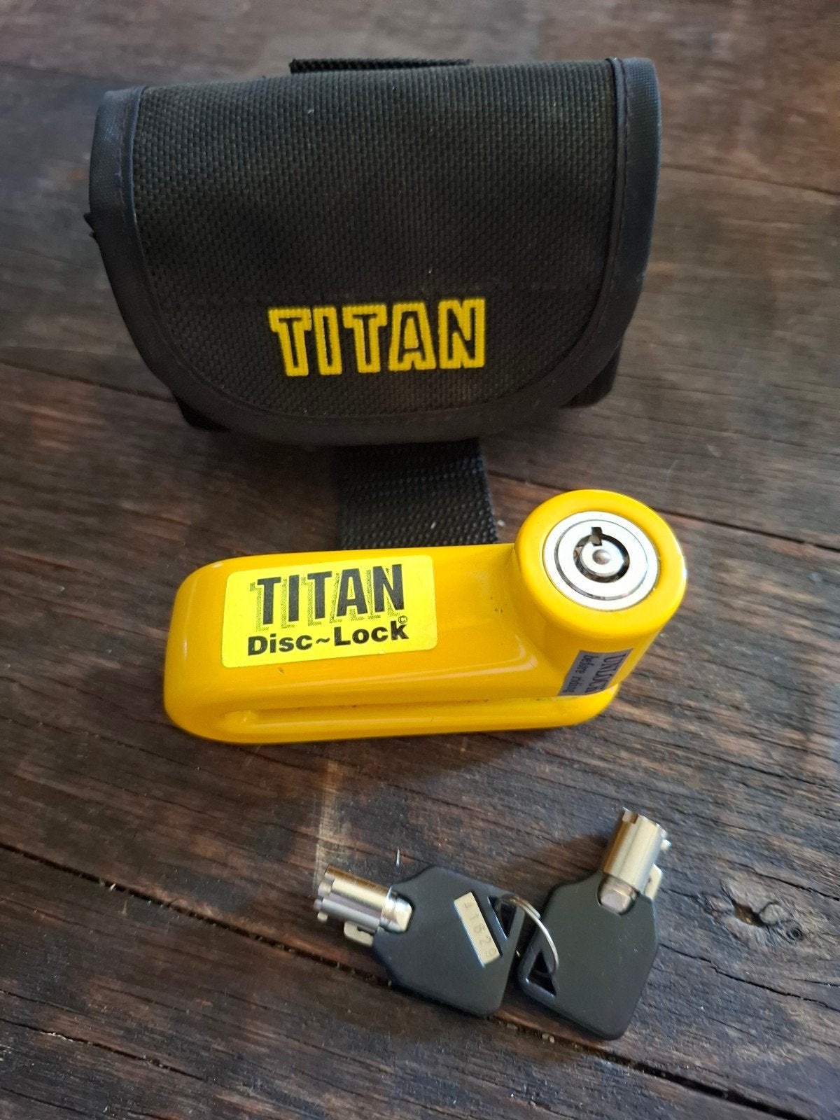 Motorschijrem slot TITAN, Motoren, Accessoires | Sloten, Ophalen