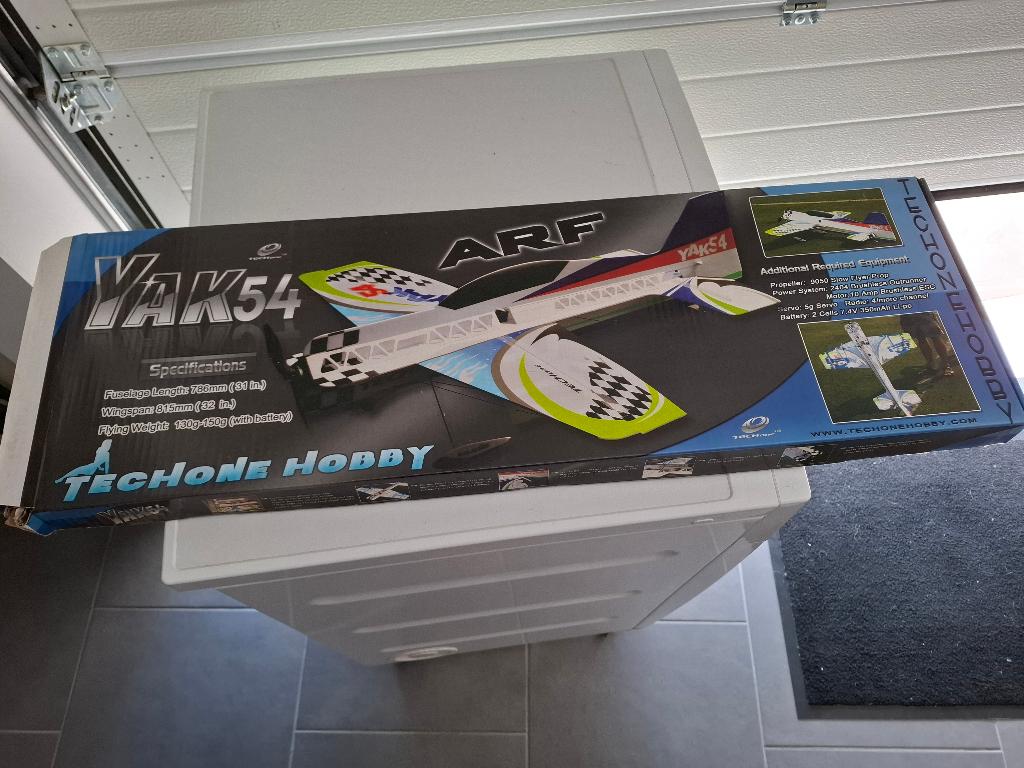 YAK INDOOR KIT, Hobby en Vrije tijd, Modelbouw | Radiografisch | Vliegtuigen, Ophalen, Nieuw, Elektro