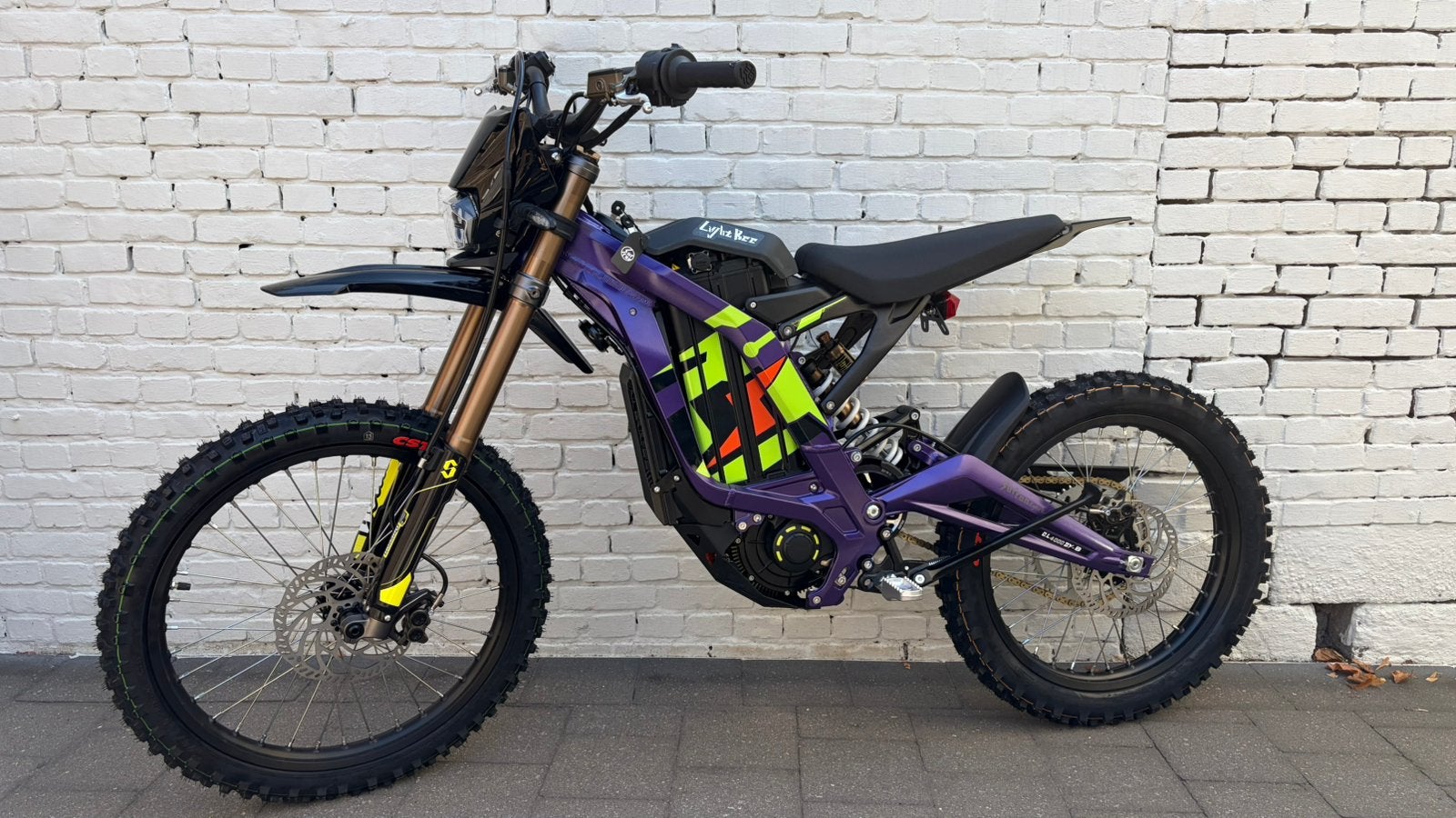 SurRon Light Bee Straat legaal (10kw), Fietsen en Brommers, Ophalen, Nieuw, Overige merken, Vering