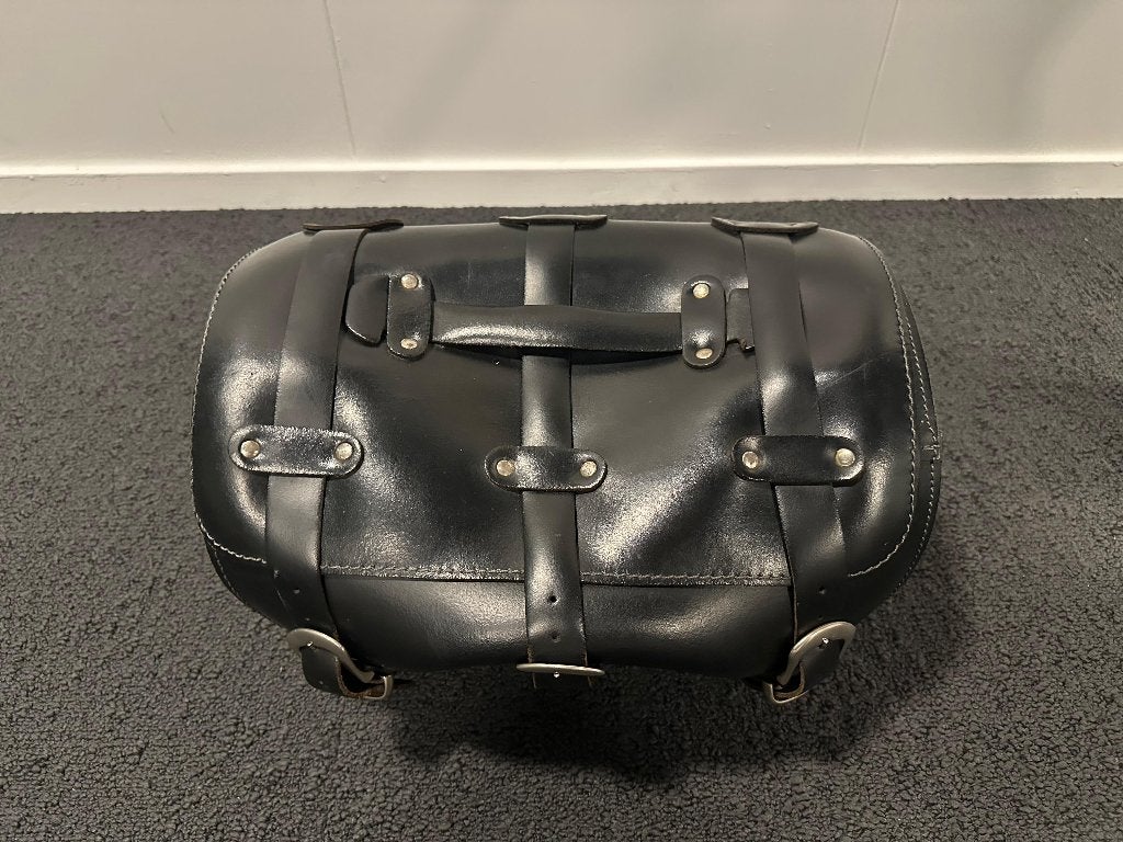 Round Vintage Black Leather Motorcycle Luggage Bag, Motoren, Ophalen of Verzenden, Nieuw