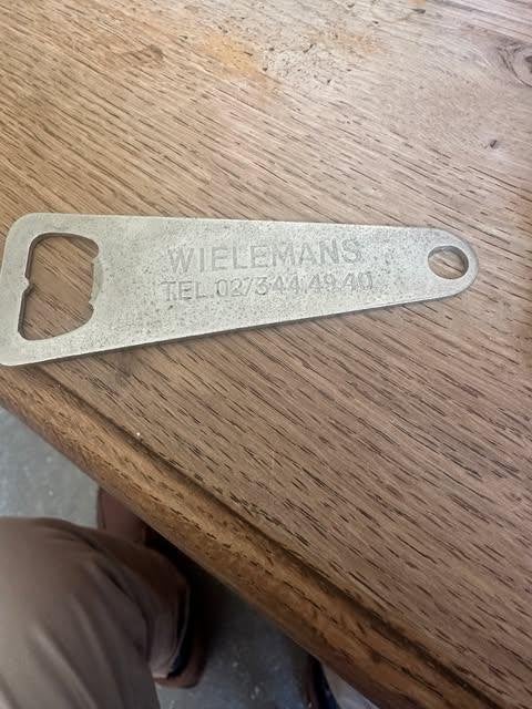 Ouvre-porte métallique Wielemans, Enlèvement ou Envoi, Utilisé, Ouvre-bouteille, Autres marques