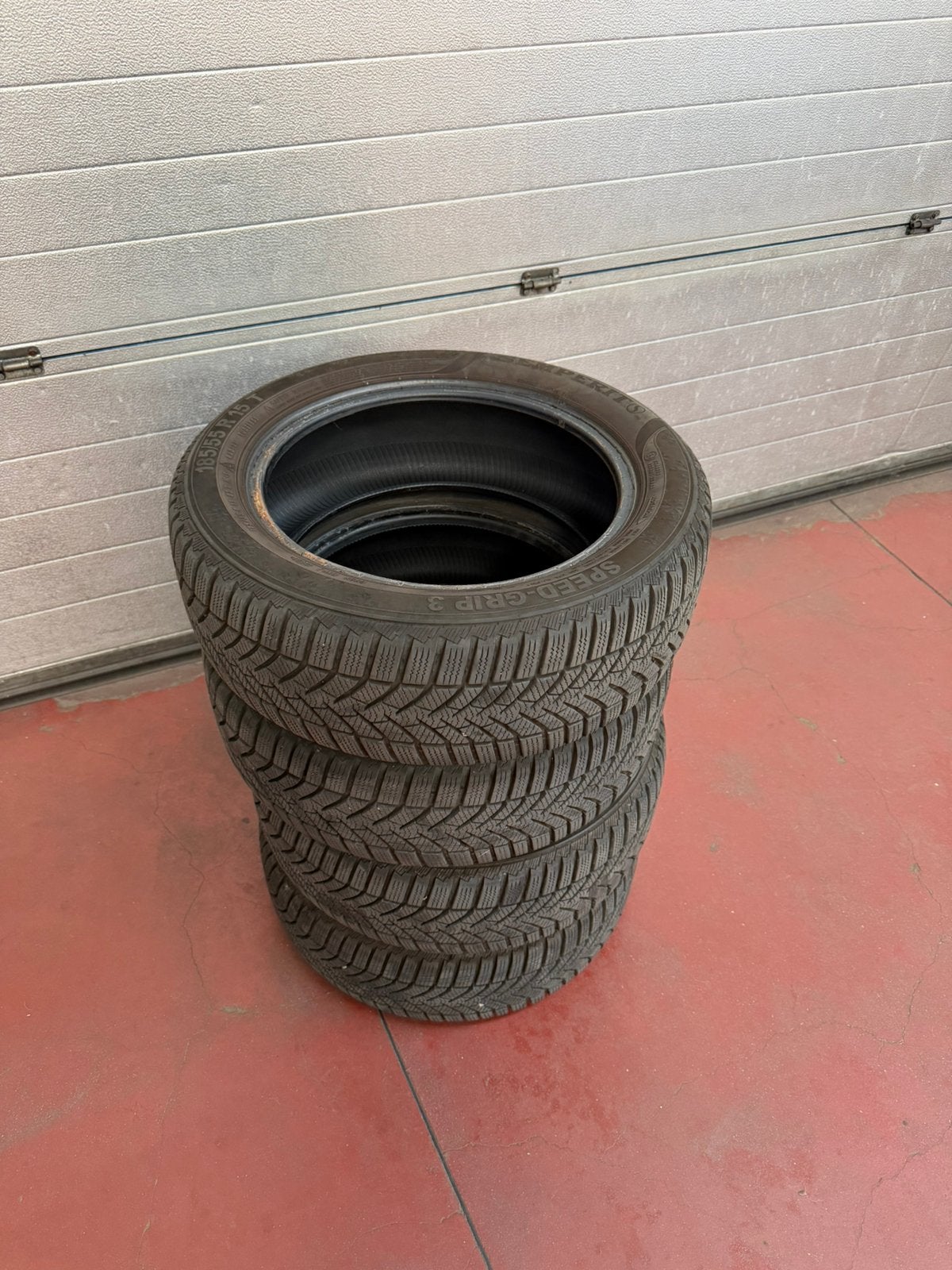 Te koop 4 banden, Auto-onderdelen, Banden en Velgen, Ophalen, Band(en)